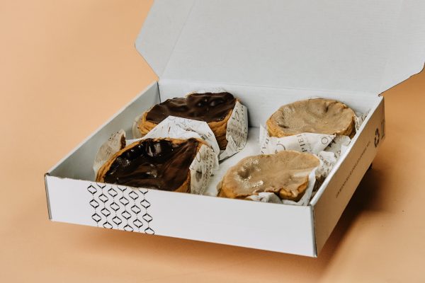 Caja de 2 pão-de-ló canela y 2 pão-de-ló chocolate - Imagen 3