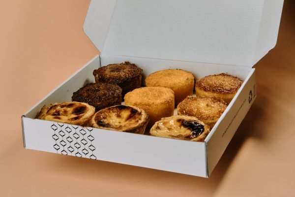 Caja de 3 pasteles de nata y 6 queijadas - Imagen 4