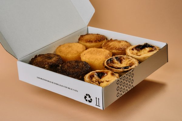 Caja de 3 pasteles de nata y 6 queijadas - Imagen 5